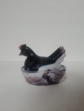 Vtg Purple & White Swirl Slag Hen On Nest
